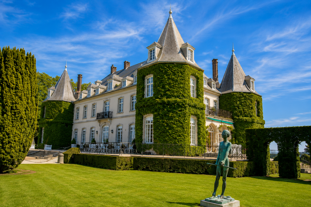 Château de La Hulpe dans le Brabant wallon – service de taxi et navette Brussels Airport par AlloTaxis.