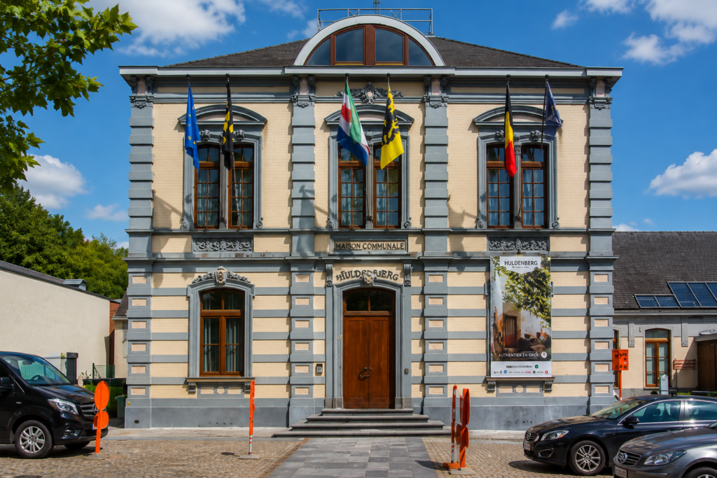 Maison communale de Huldenberg dans le Brabant flamand – service de taxi et navette Brussels Airport par AlloTaxis.